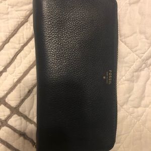 Navy fossil wallet